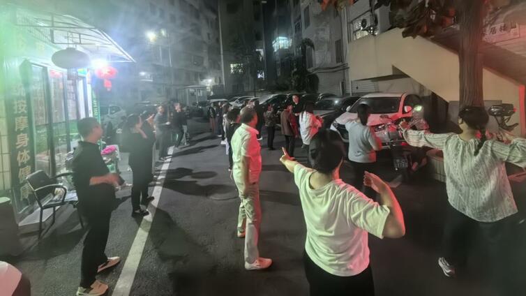 科学练气功   健康驻社区